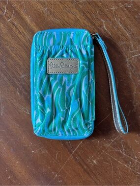 Lilly Pulitzer Green Teal Pattern Wristlet Phone Case wallet